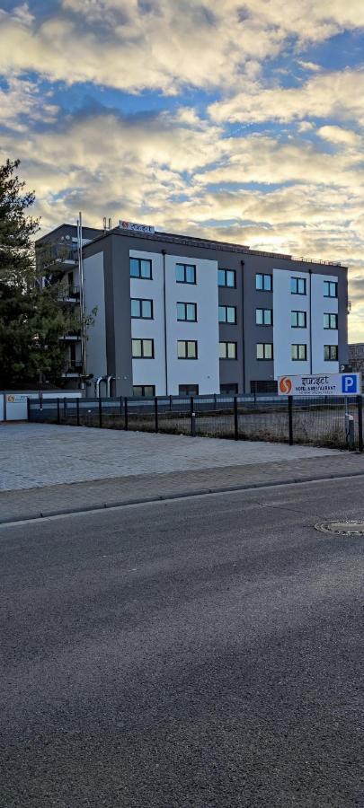 Sunset Hotel Kelsterbach Buitenkant foto